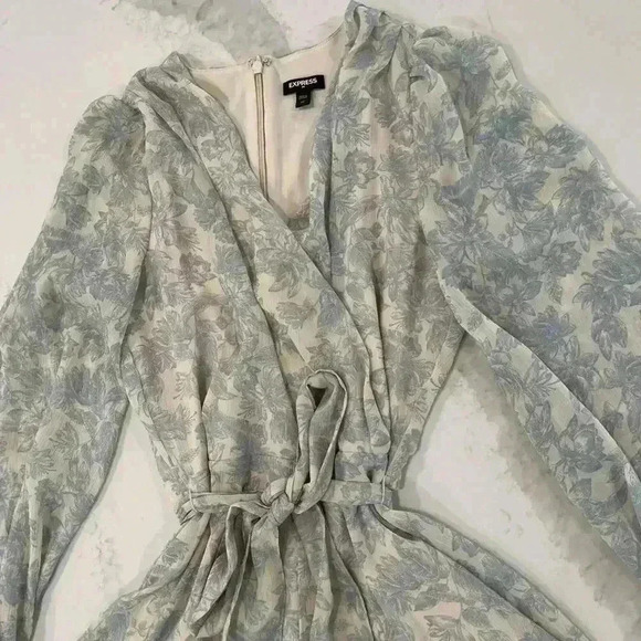 Express Wrap Front Elegant Ivory/ Blue Floral Print Long Sleeve Romper Womens XS - Picture 3 of 8